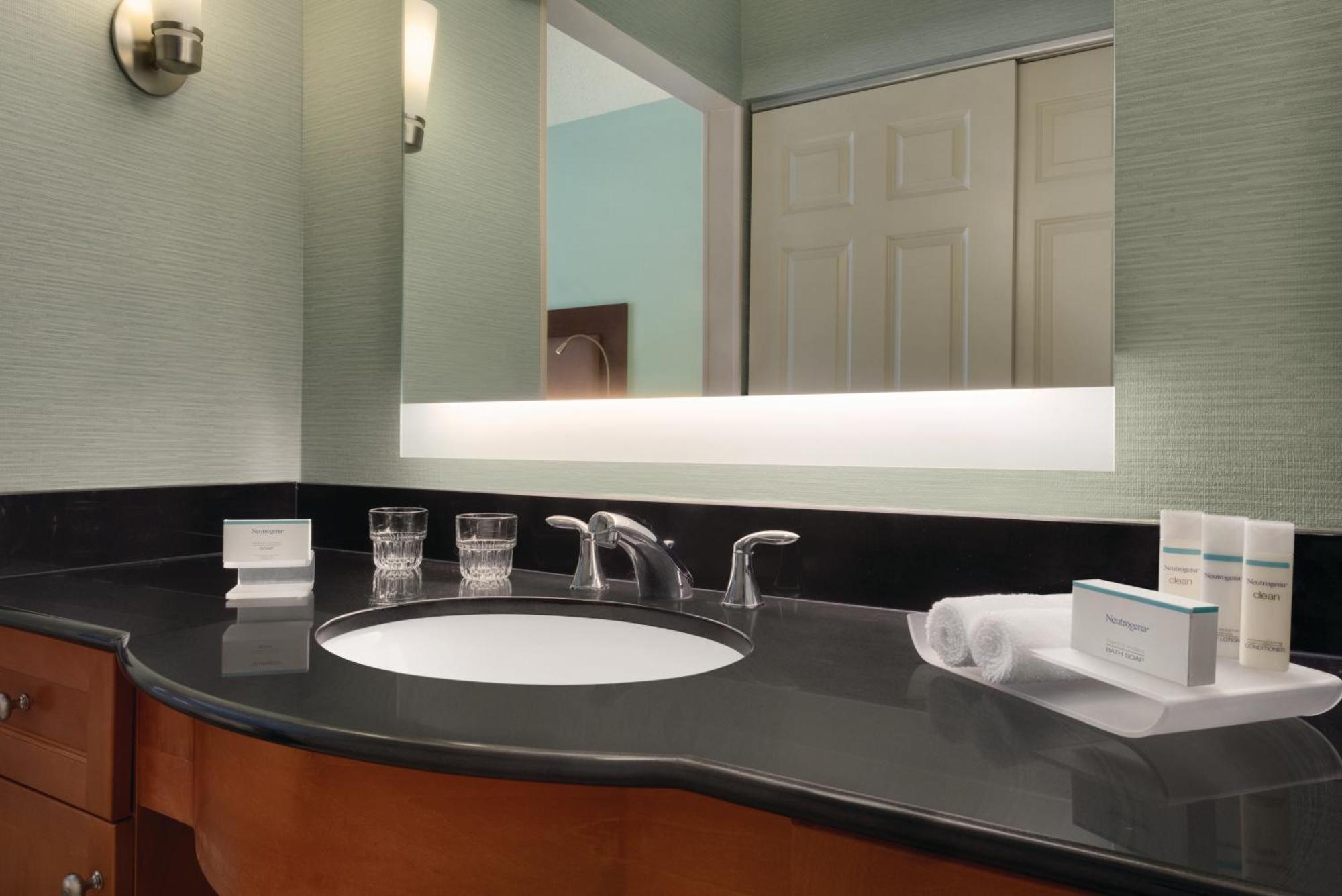 Homewood Suites Grand Rapids Exterior photo