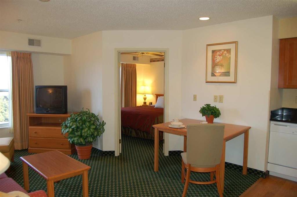 Homewood Suites Grand Rapids Room photo