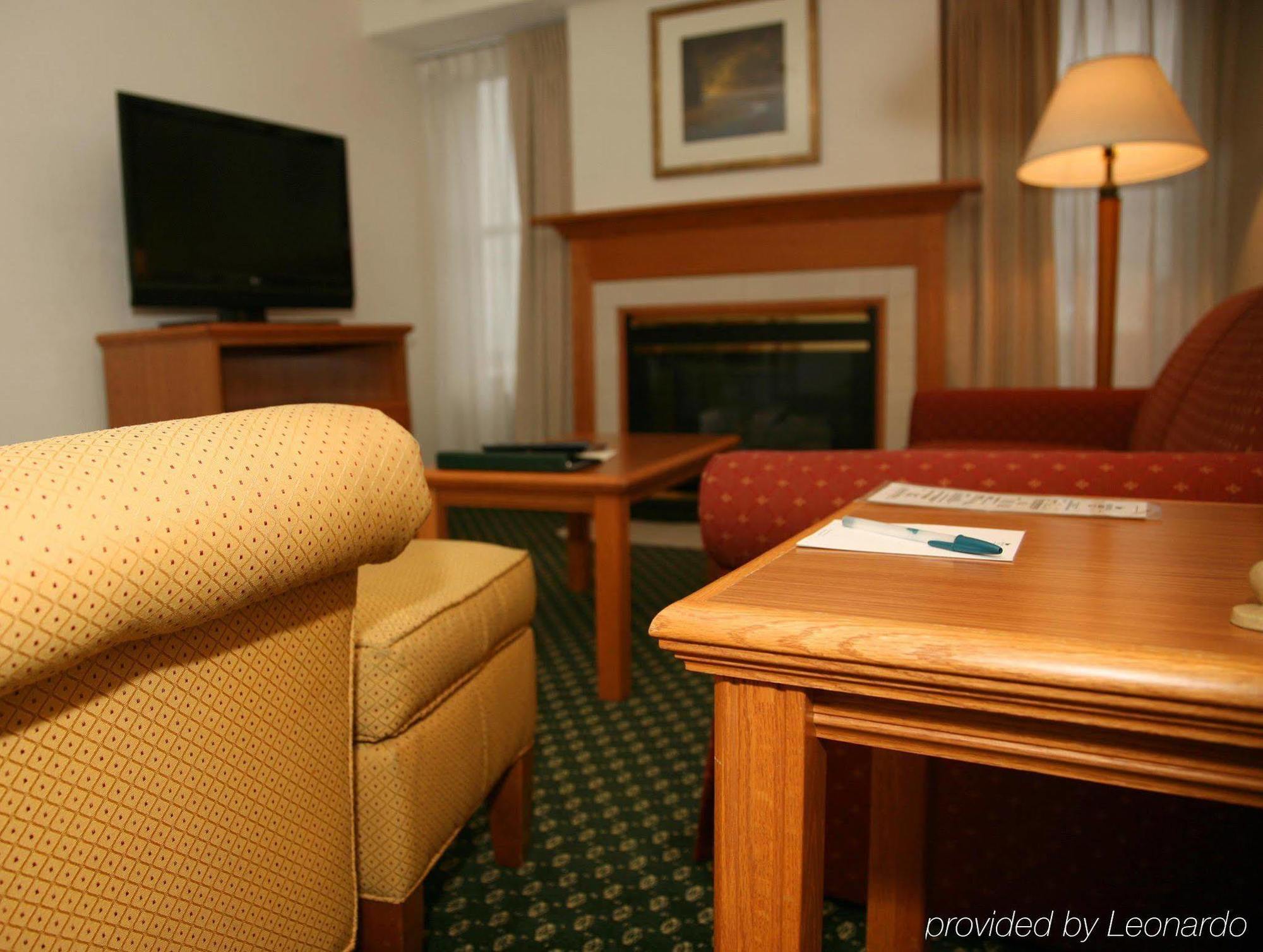 Homewood Suites Grand Rapids Room photo