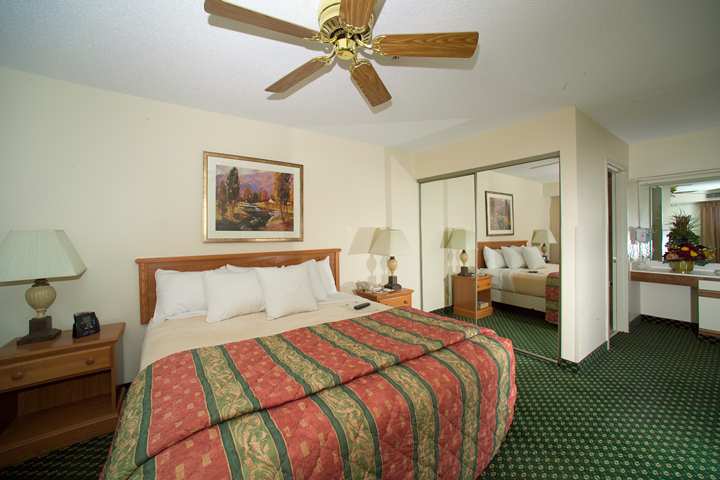 Homewood Suites Grand Rapids Room photo